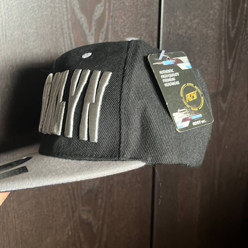Brooklyn Cap - Picture 3 of 6